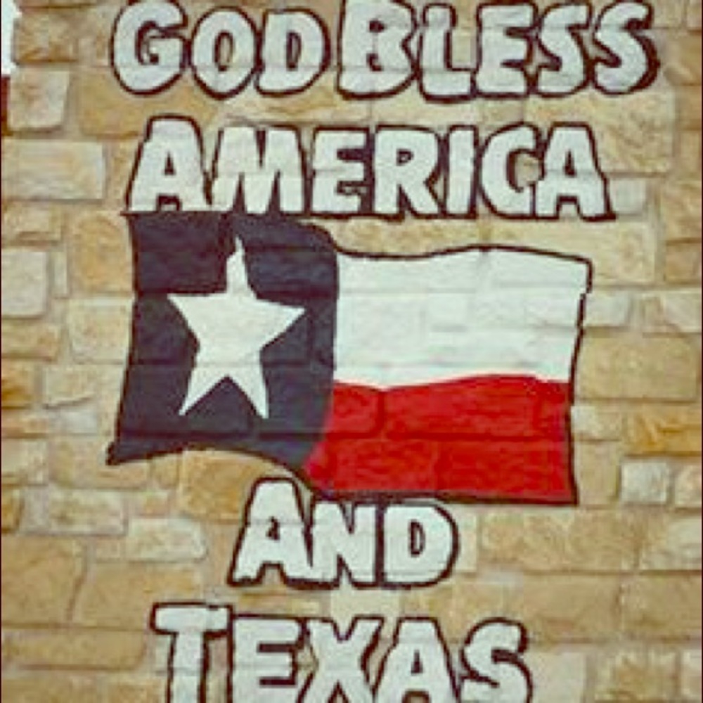 I’m a Posh Ambassador! Shop with confidence! - Picture 2 of 6